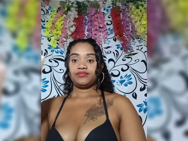 Julianna-1 live cam on BongaCams
