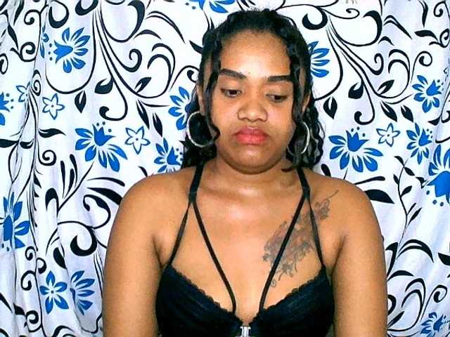 Julianna-1 live cam on BongaCams