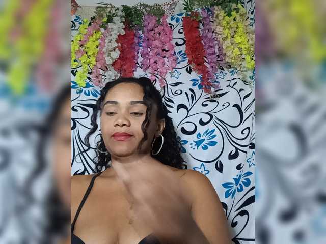 Julianna-1 live cam on BongaCams