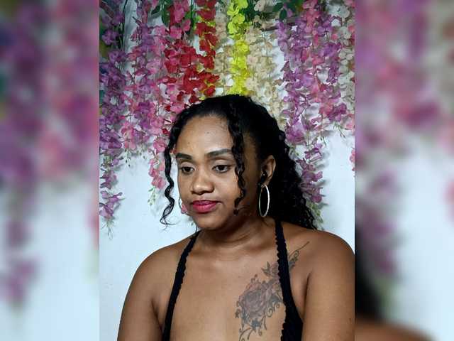 Julianna-1's BongaCams show and profile