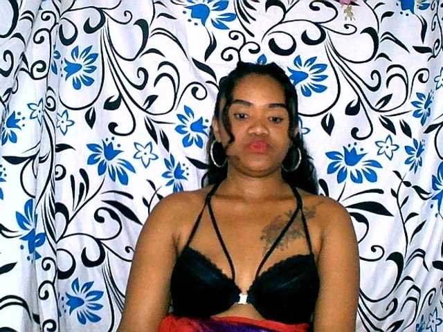 Julianna-1 live cam on BongaCams