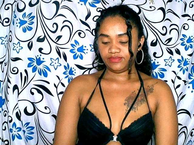 Julianna-1 live cam on BongaCams