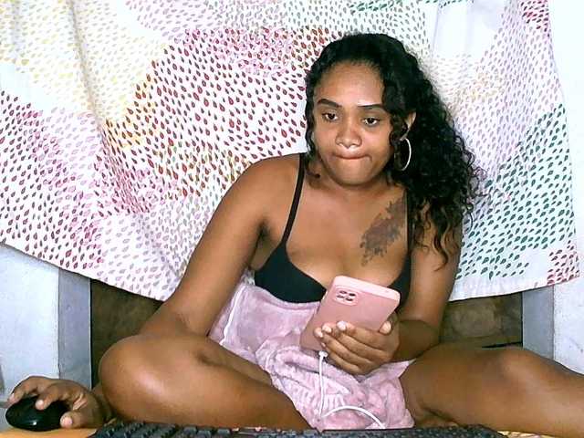 Julianna-1 live cam on BongaCams