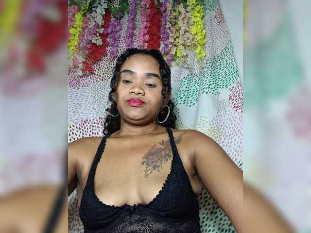 Julianna-1 live cam on BongaCams