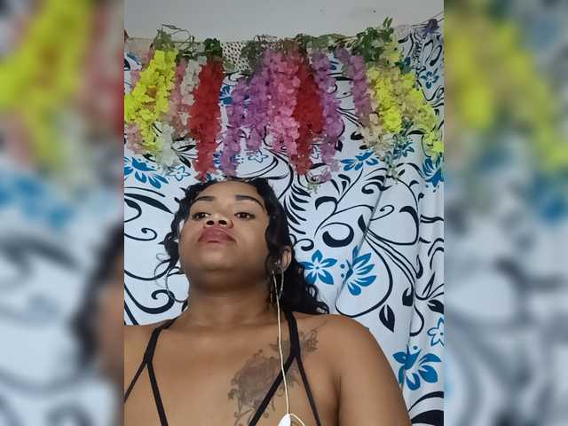 Julianna-1 live cam on BongaCams