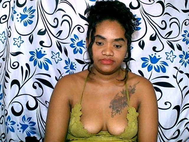 Julianna-1 live cam on BongaCams