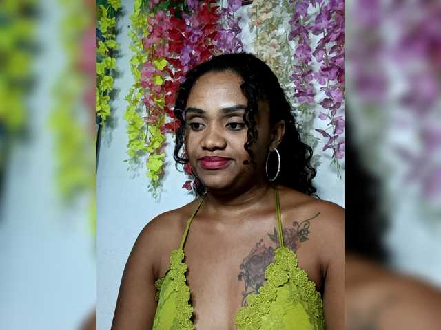 Julianna-1's BongaCams show and profile