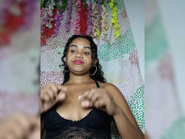 Julianna-1 live cam on BongaCams