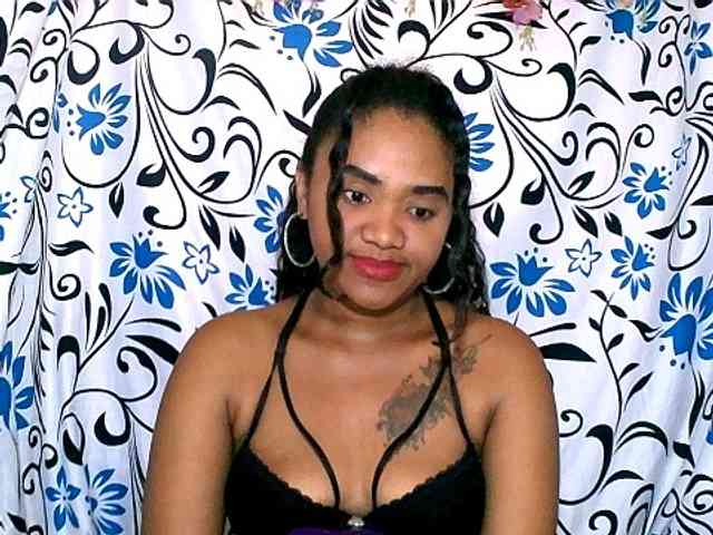 Modèle: Lovejuju