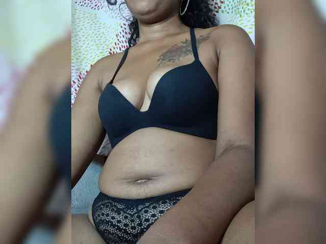 Julianna-1 Live Webcam on BongaCams