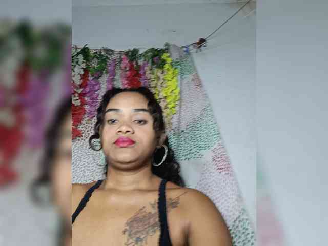 Modèle: Lovejuju