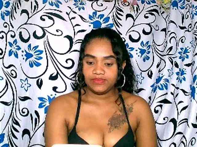 Julianna-1 Live Webcam on BongaCams