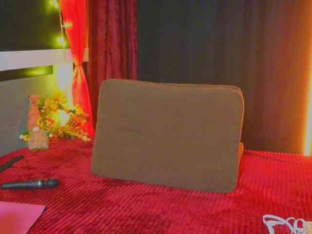 KatrinRayJoy webcam