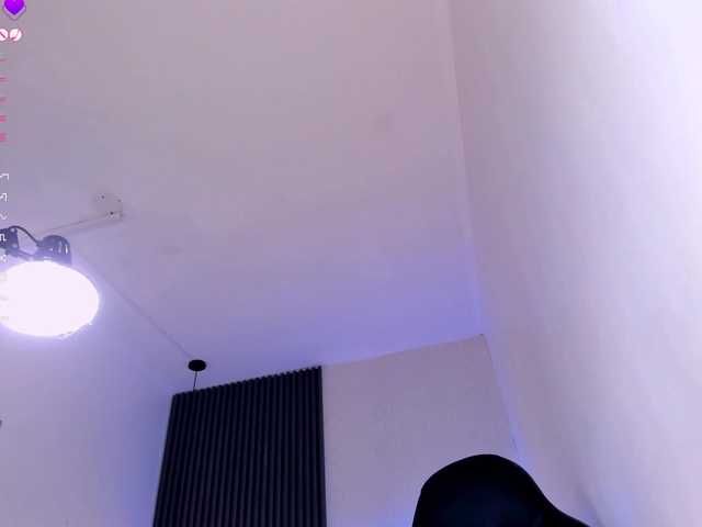 aliscollins live cam on BongaCams