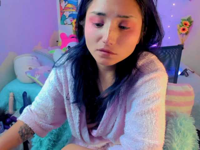 akaikrana, live now on BongaCams