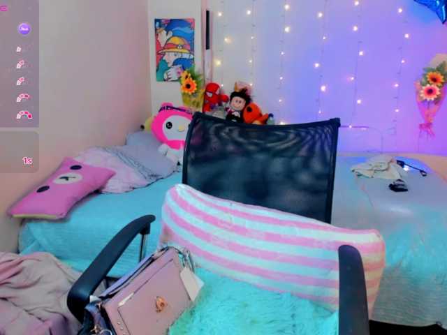 akaikrana live cam on BongaCams
