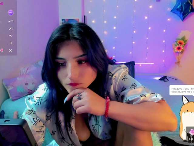 akaikrana — live female cam
