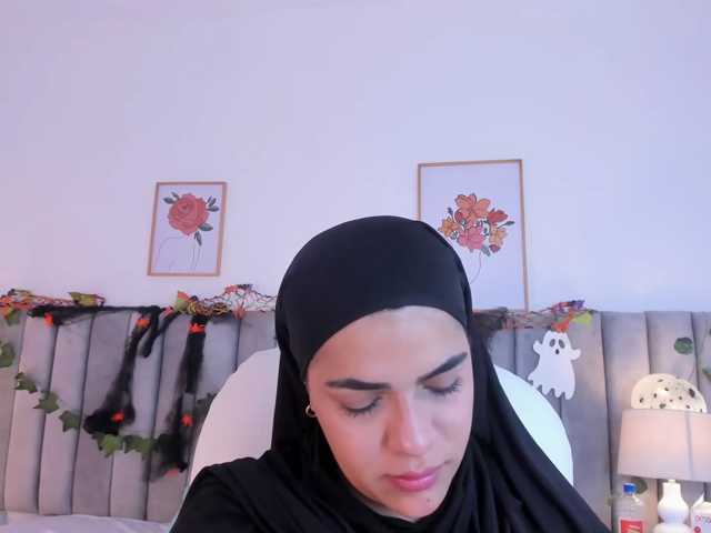 mhia-paris live cam on BongaCams