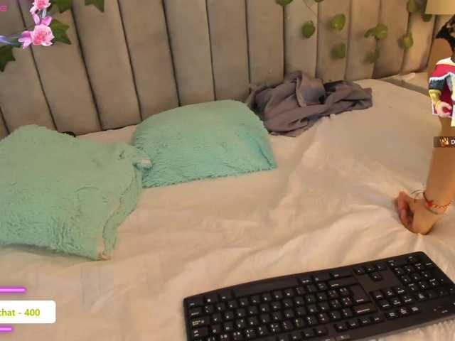 mhia-paris live cam on BongaCams
