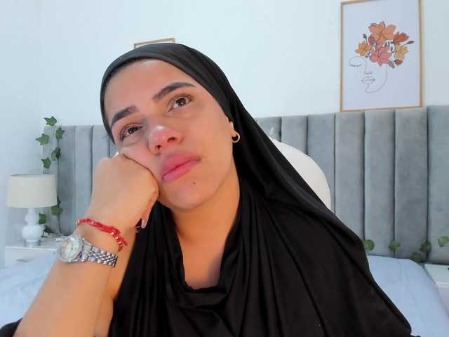 mhia-paris live cam on BongaCams
