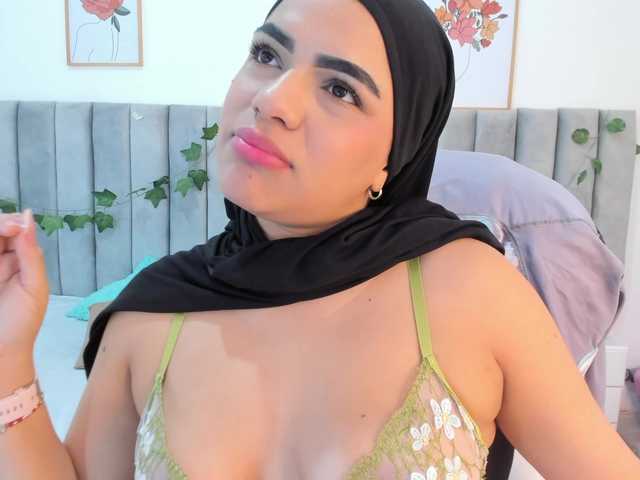 mhia-paris live cam on BongaCams