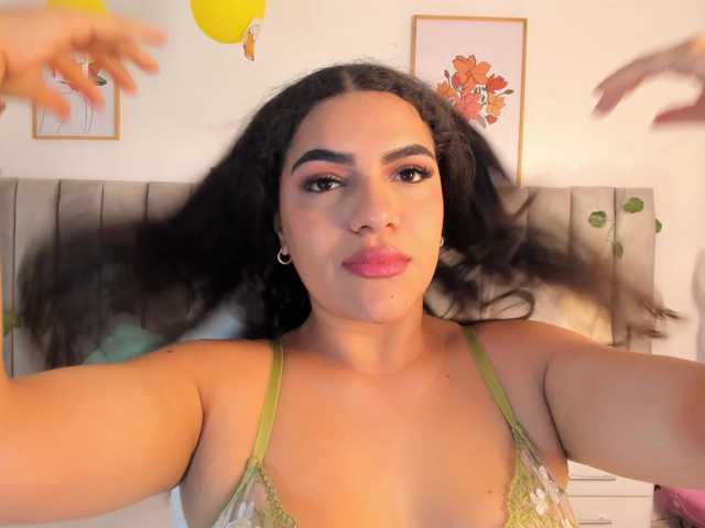 mhia-paris live cam on BongaCams