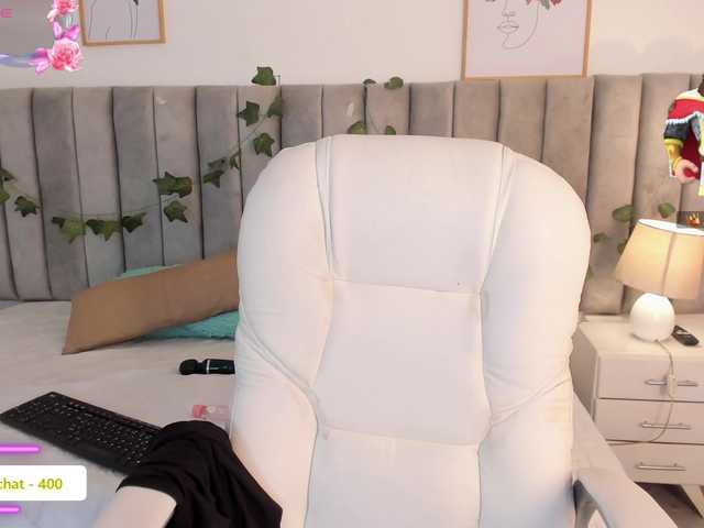 mhia-paris live cam on BongaCams