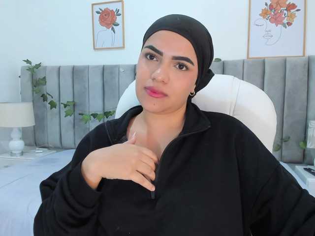 mhia-paris live cam on BongaCams