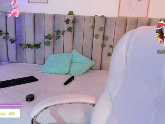 mhia-paris live cam on BongaCams