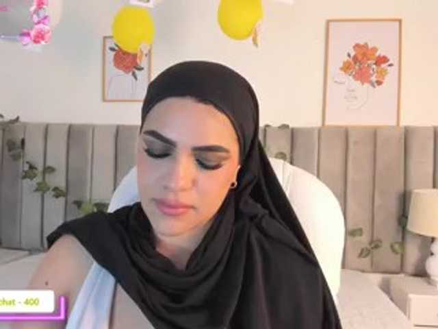 mhia-paris live cam on BongaCams