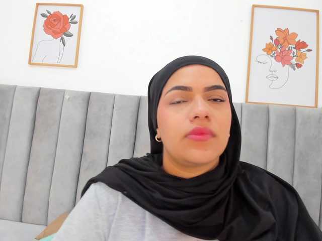 mhia-paris live cam on BongaCams