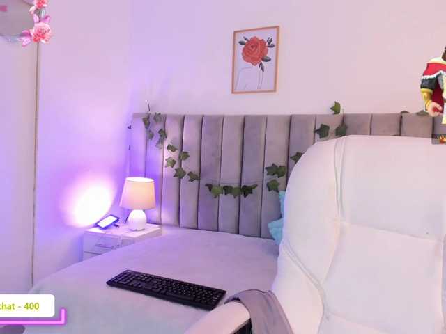 mhia-paris live cam on BongaCams