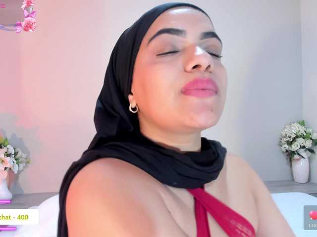 mhia-paris live cam on BongaCams