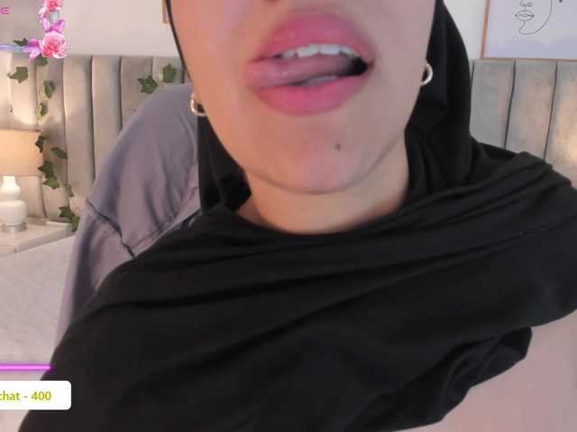 mhia-paris live cam on BongaCams