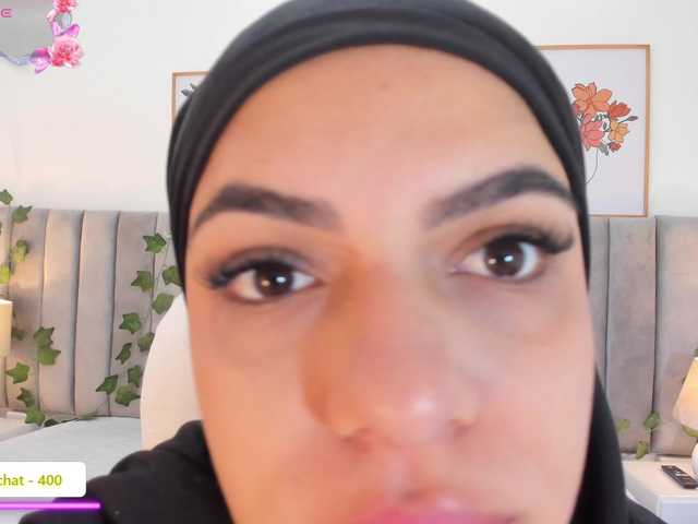 mhia-paris live cam on BongaCams