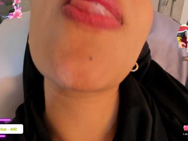 mhia-paris live cam on BongaCams