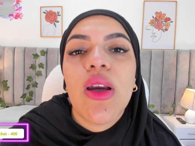 mhia-paris live cam on BongaCams