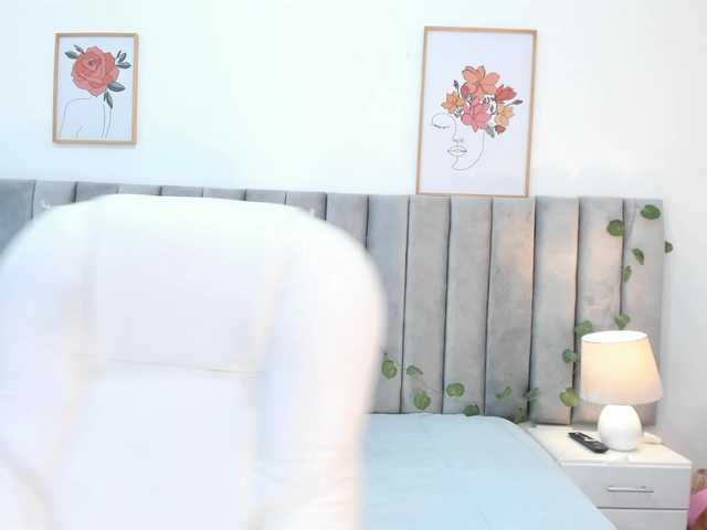 mhia-paris live cam on BongaCams