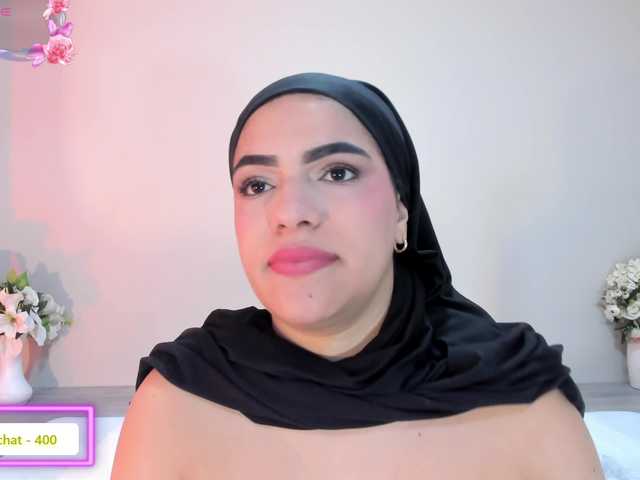 mhia-paris live cam on BongaCams