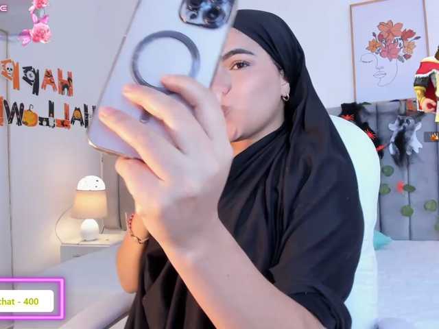 mhia-paris live cam on BongaCams