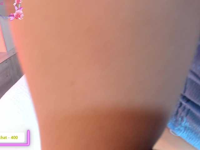 mhia-paris live cam on BongaCams