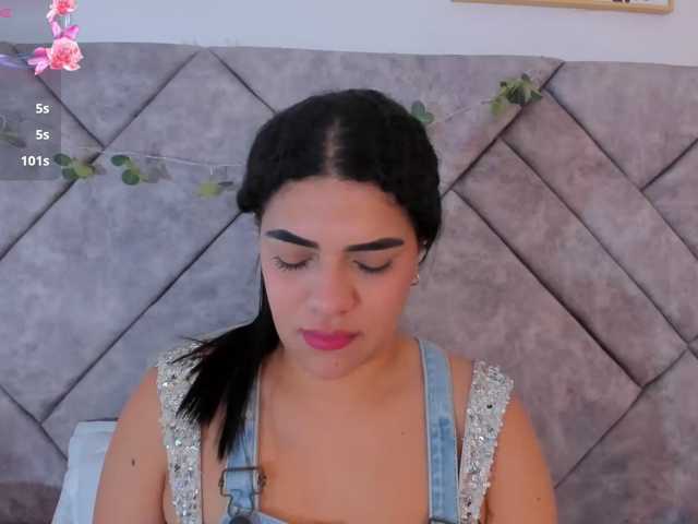 mhia-paris live cam on BongaCams