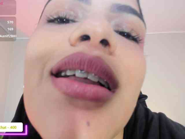 Umarani_ webcam
