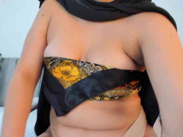 Umarani_ webcam