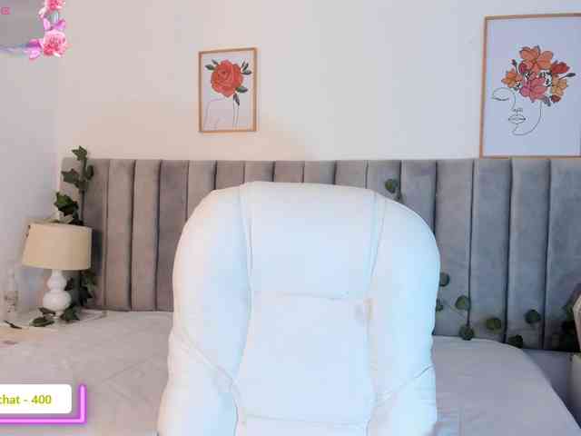 mhia-paris Live Webcam on BongaCams