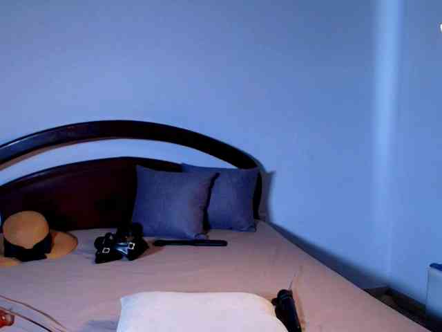 AndreaBigboobs webcam