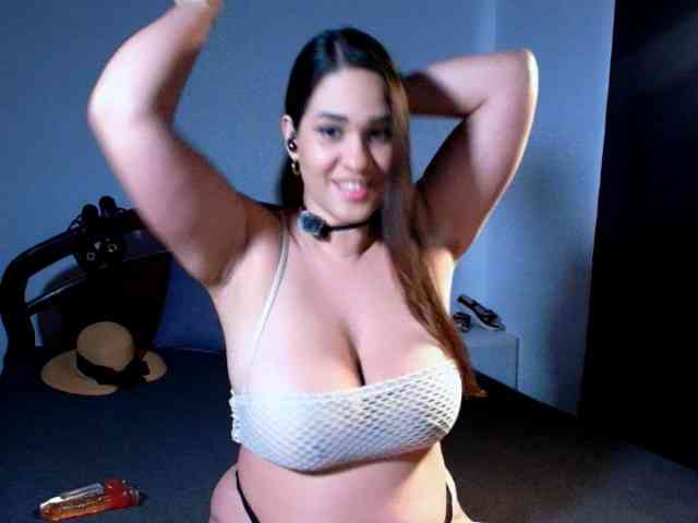 AndreaBigboobs webcam