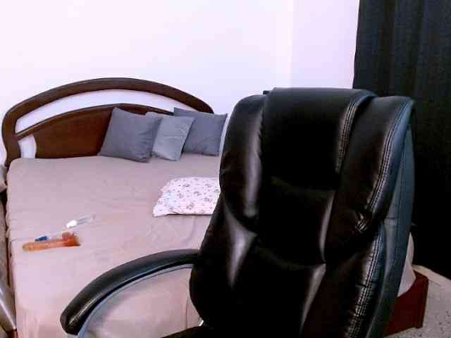 AndreaBigboobs webcam
