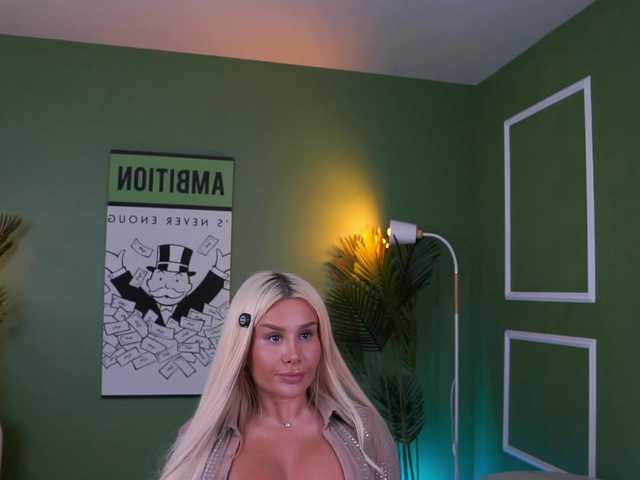 EvaZane's BongaCams show and profile