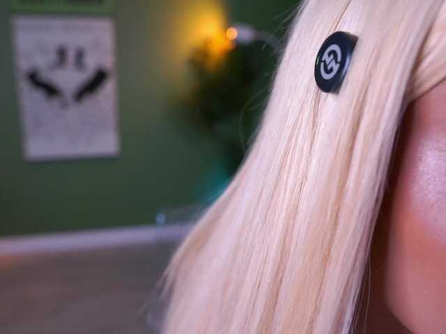 EvaZane's BongaCams show and profile